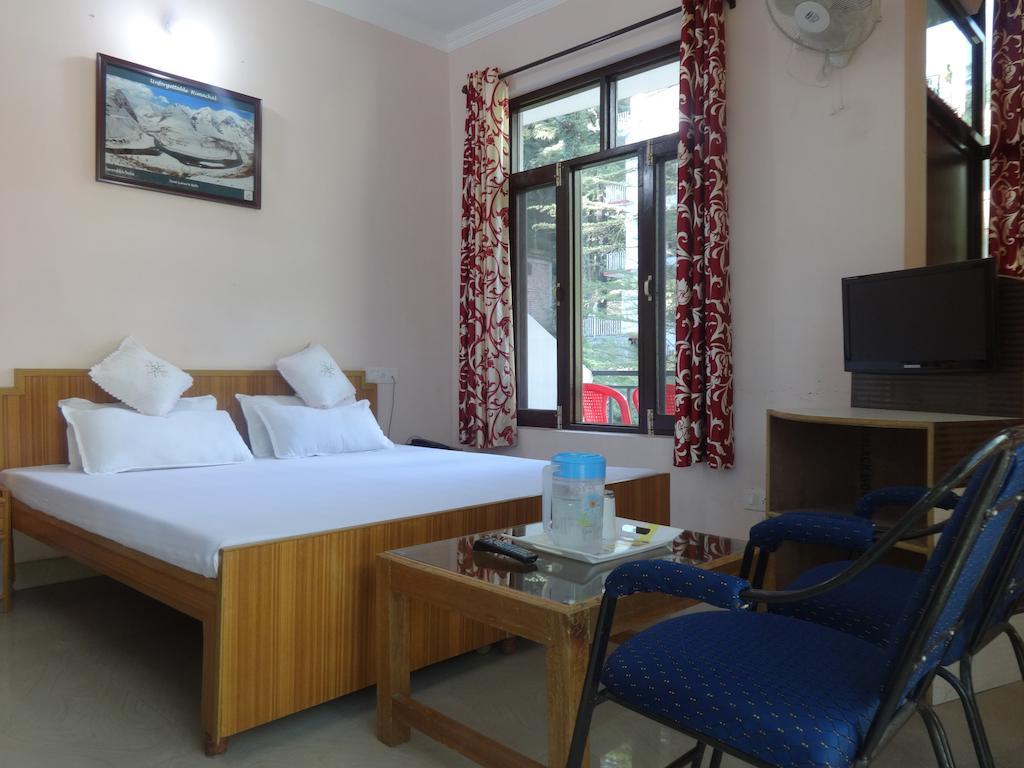 Hotel Kumar Residency 达兰萨拉 客房 照片